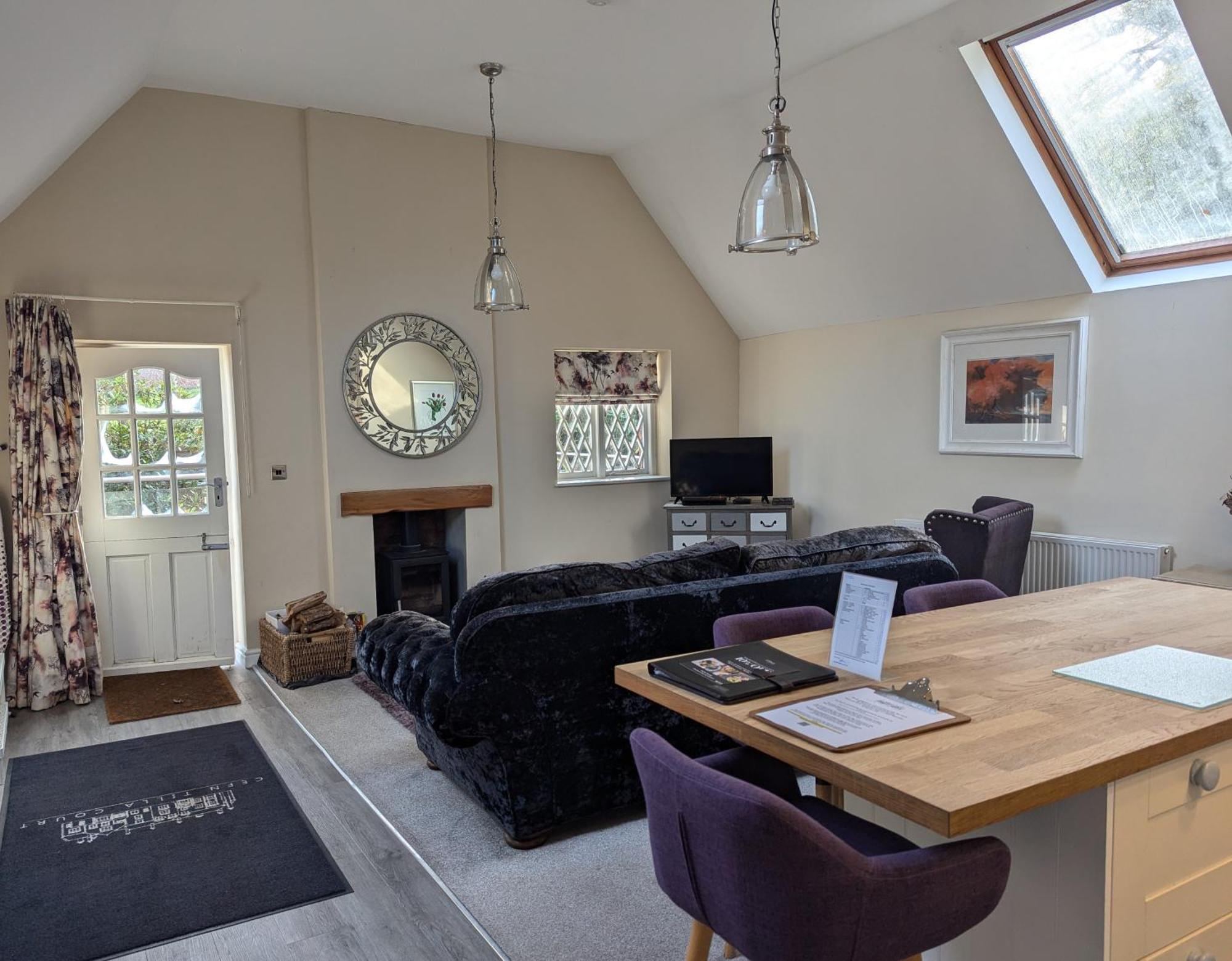 The Coach House Apartment At Cefn Tilla Court, Ъск Екстериор снимка